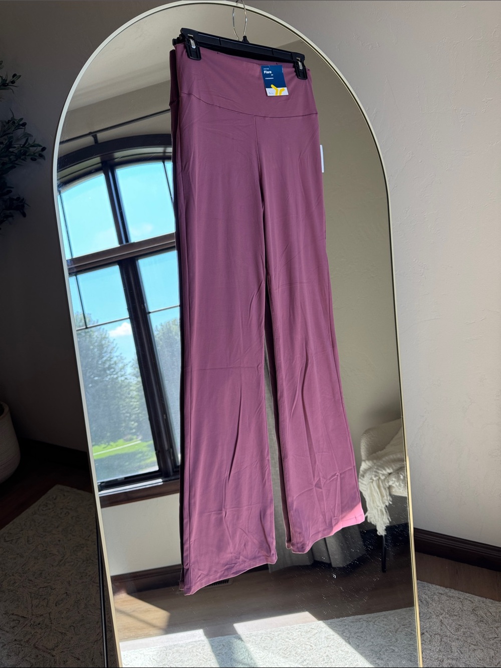 Old Navy High-Rise Flare Pants in Mauve